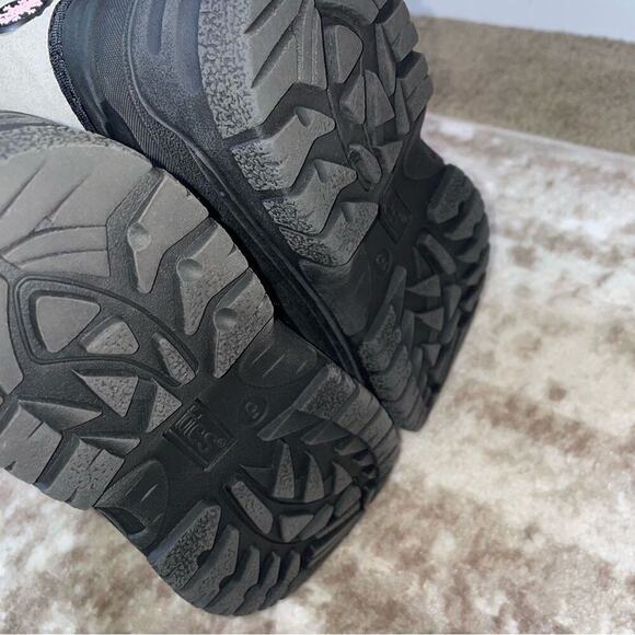 Totes brand pink & gray women's duck toe warm winter boots SZ 5 snow sledding - Picture 6 of 8